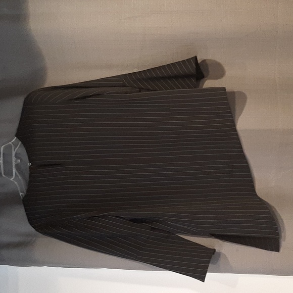 Asymmetrical Pinstripe Top with flare sleeves - Picture 4 of 11
